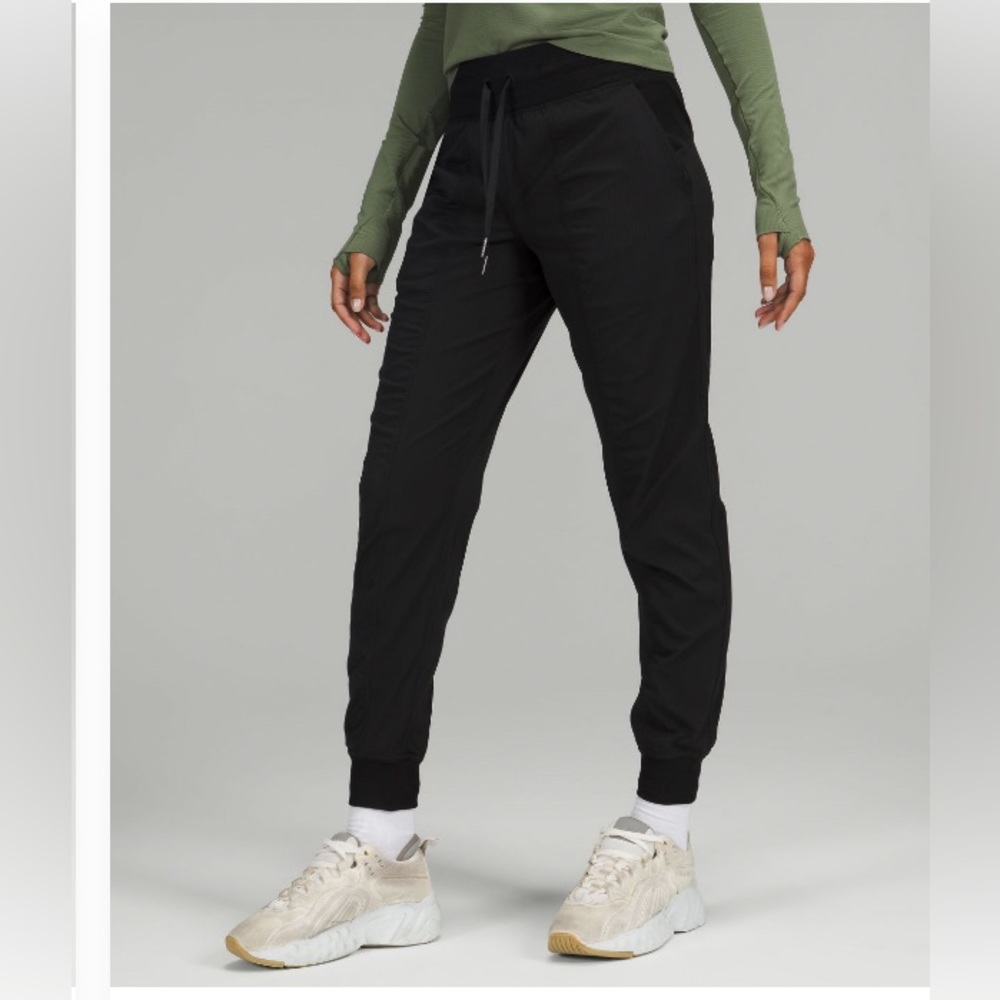 Lululemon Athletica Dance Studio Mid-Rise Jogger *Full Length Size 6